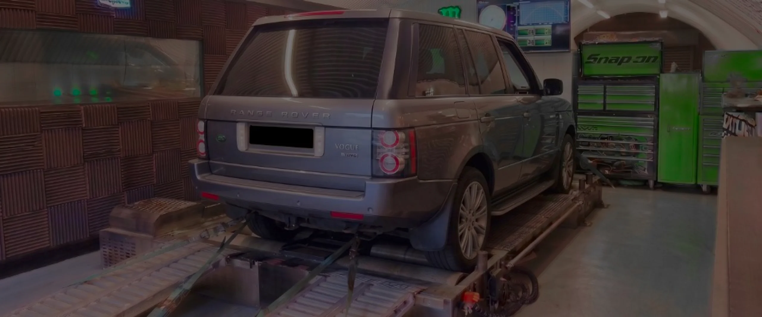 Grey Range Rover Vogue TDV6 L322 wide panoramic rear on Dynocom rolling road dyno at 24Tuning Bournemouth Dorset workshop for Stage 1 diesel ECU remapping